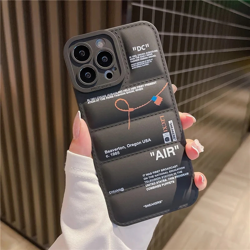 高級ダウンジャケット生地のファッショナブルなスニーカー風スト - Sneaker Case のレビューと価格